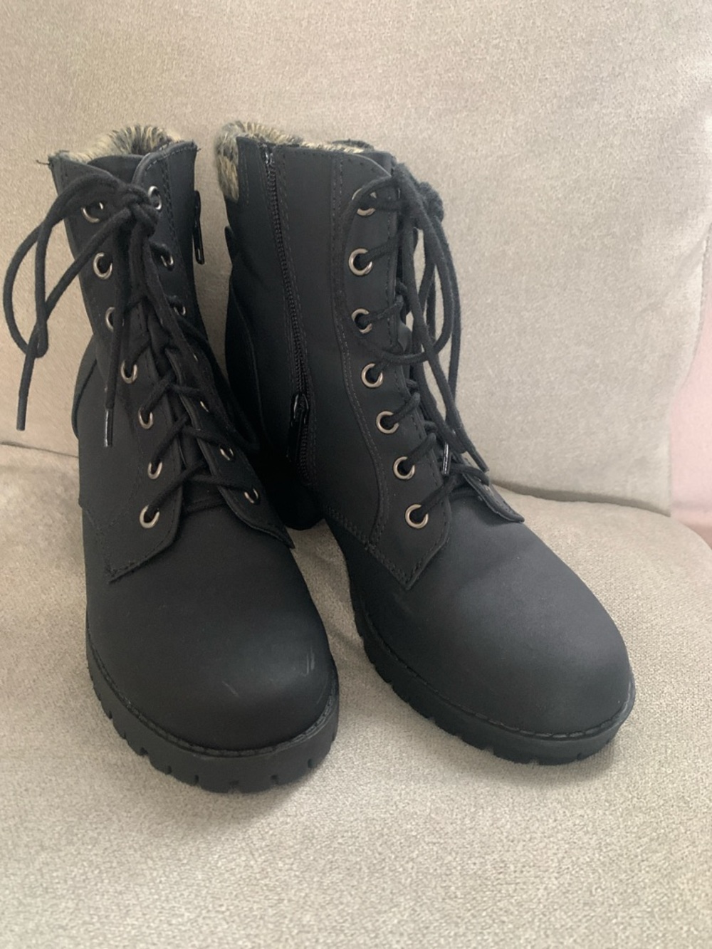 Soda Black Lace-Up Faux-Fur Ankle Boots